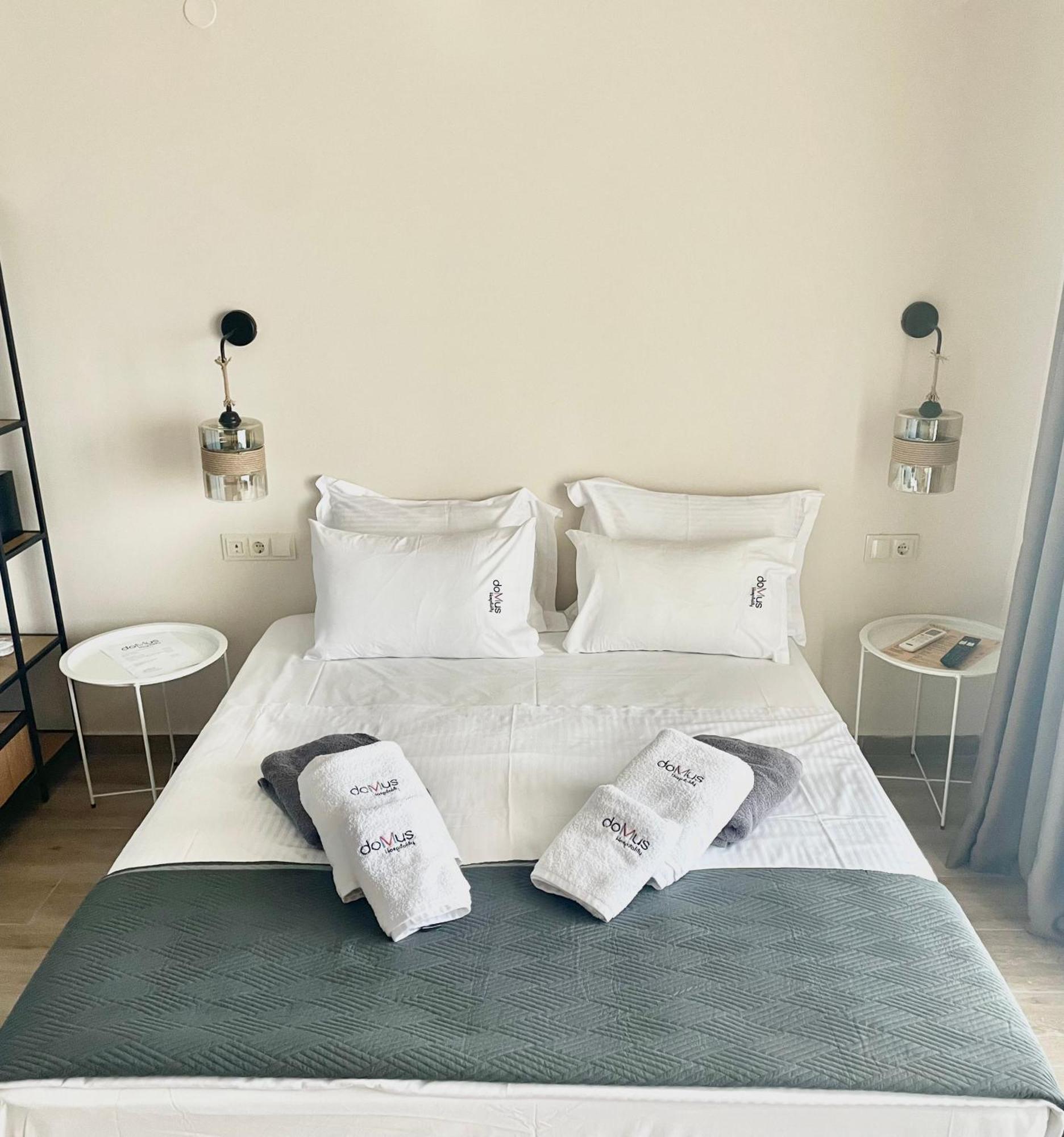 Aparthotel Domus Hospitality à Vourvourou Extérieur photo